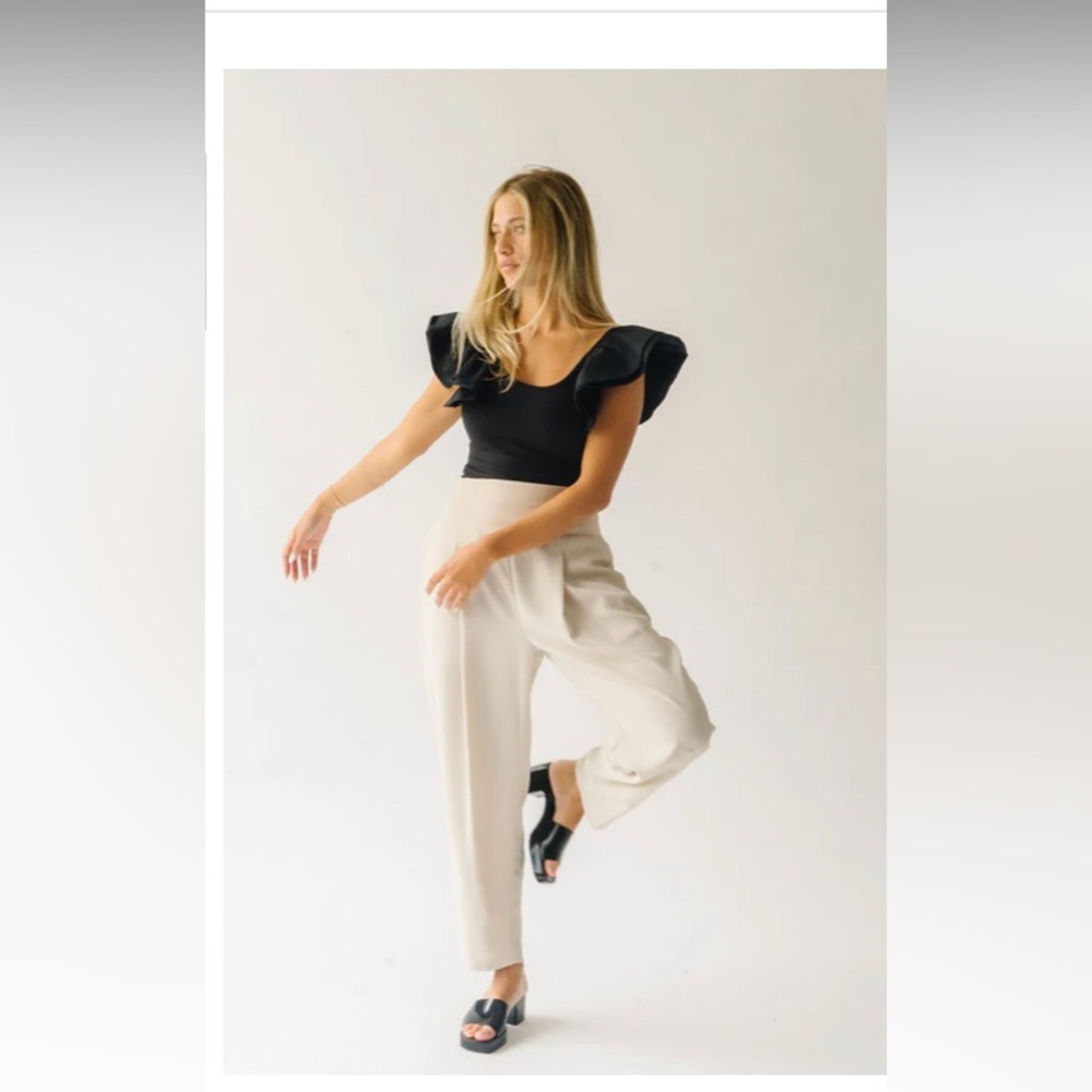 NWT Pleated Cream Trouser